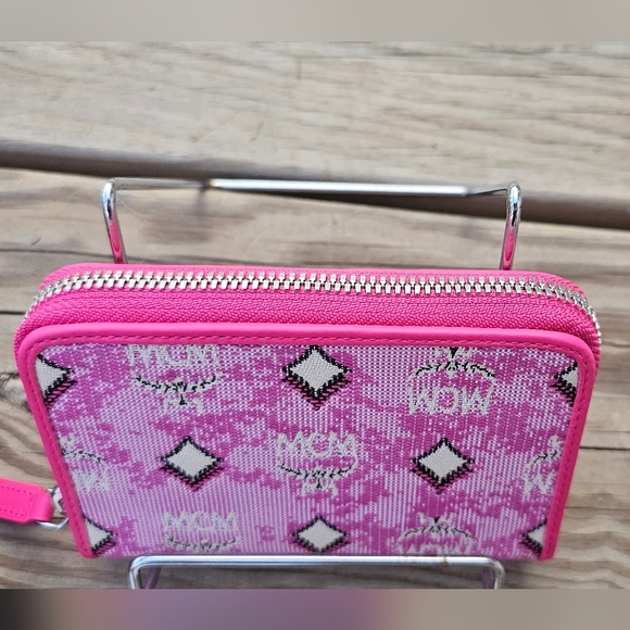 MCM Mini Veritas Hot Pink Denim Wallet - Picture 4 of 7